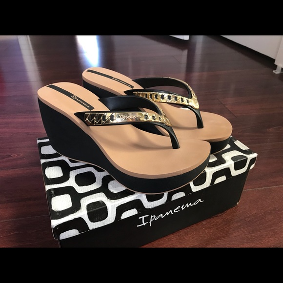 ipanema wedge thongs